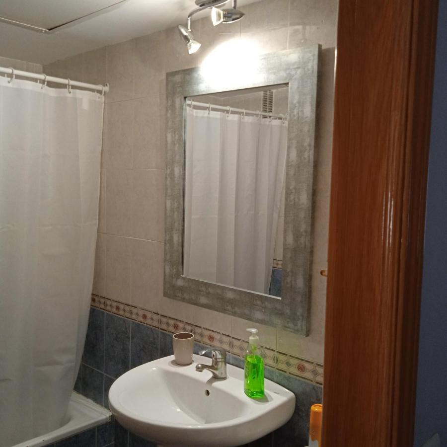 Alquilo Habitaciones Con Bano Y Cocina Compartida Торремолинос Экстерьер фото